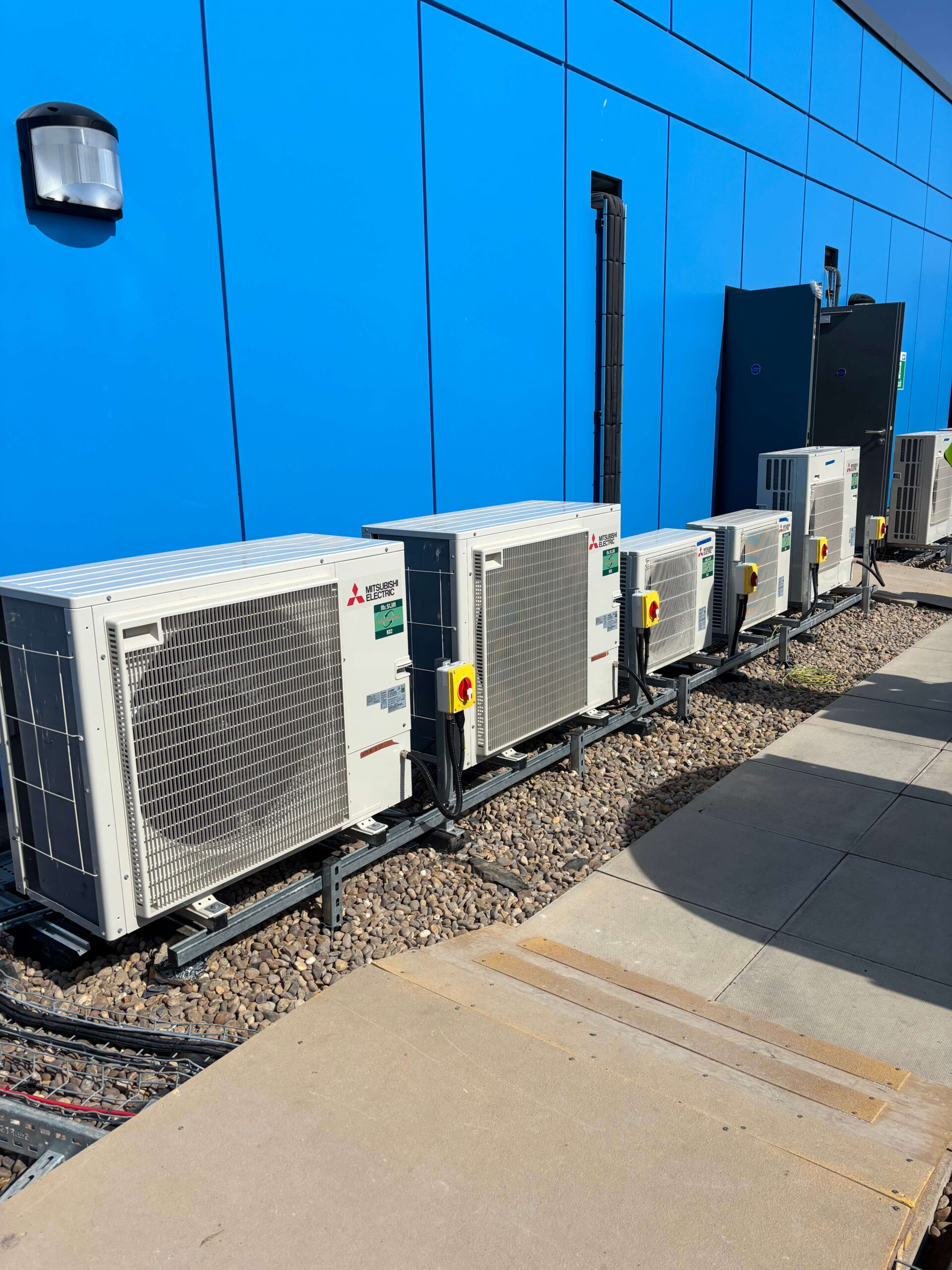 pas-air-conditioning-air-conditioning-installation-ir-server-room-chester-4